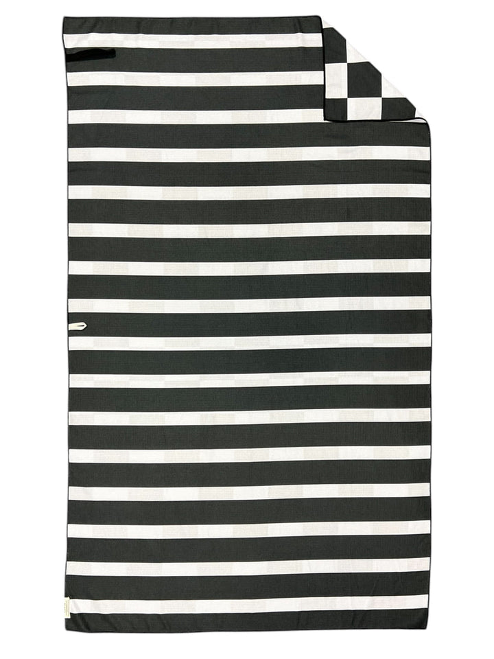 Checkmate Pool Towel - Merry PigletsCrae.Home