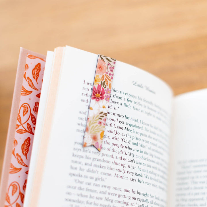 Christmas Magnetic Bookmarks - Merry PigletsElyse Breanne Design