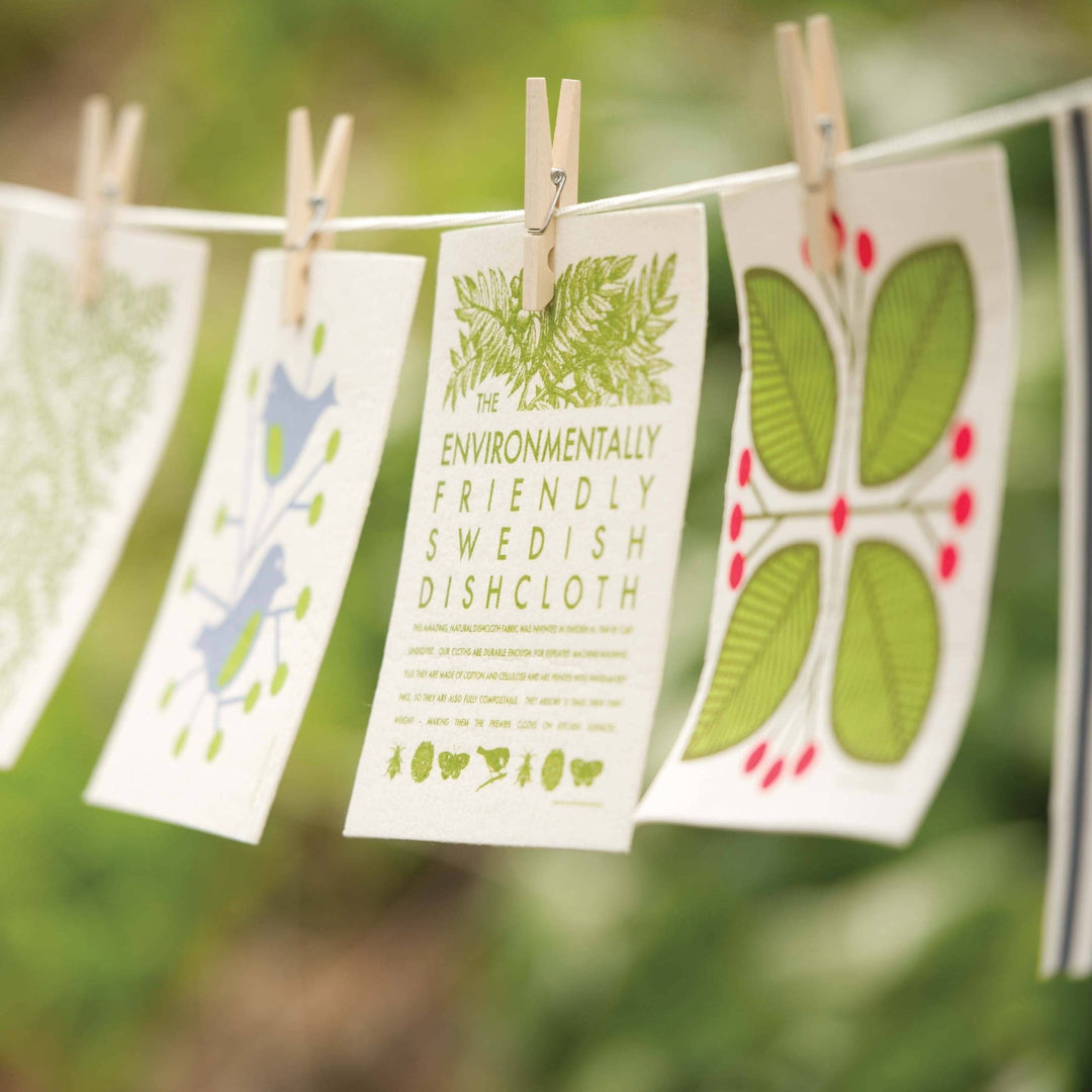 Hummingbird Swedish Dishcloth - Merry PigletsSwedish Dishcloths by Cose Nuove